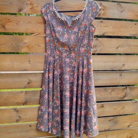 Hell Bunny Vintage-Style 50s Calf Dresses - Picture 1 of 3